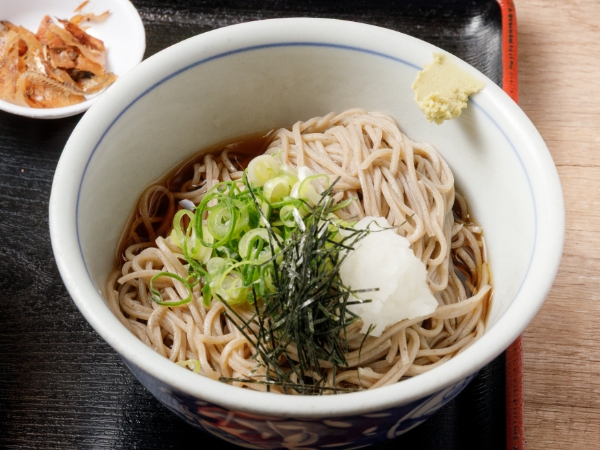 〆は蕎麦で軽やかに